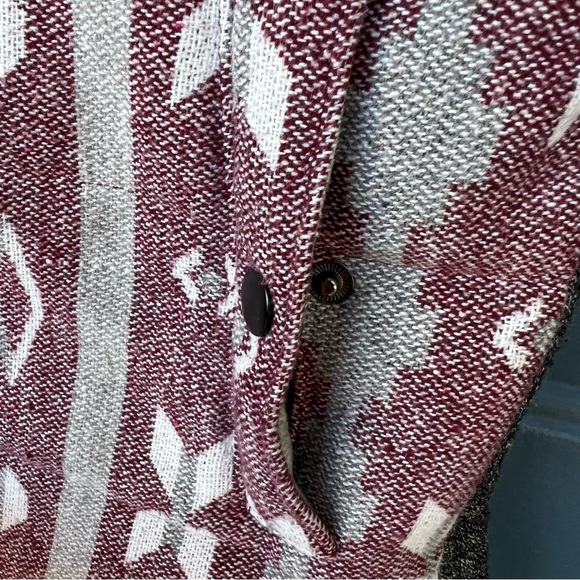 STACCATO GRAY BURGUNDY PUFFER VEST SIZE SMALL - Picture 9 of 11